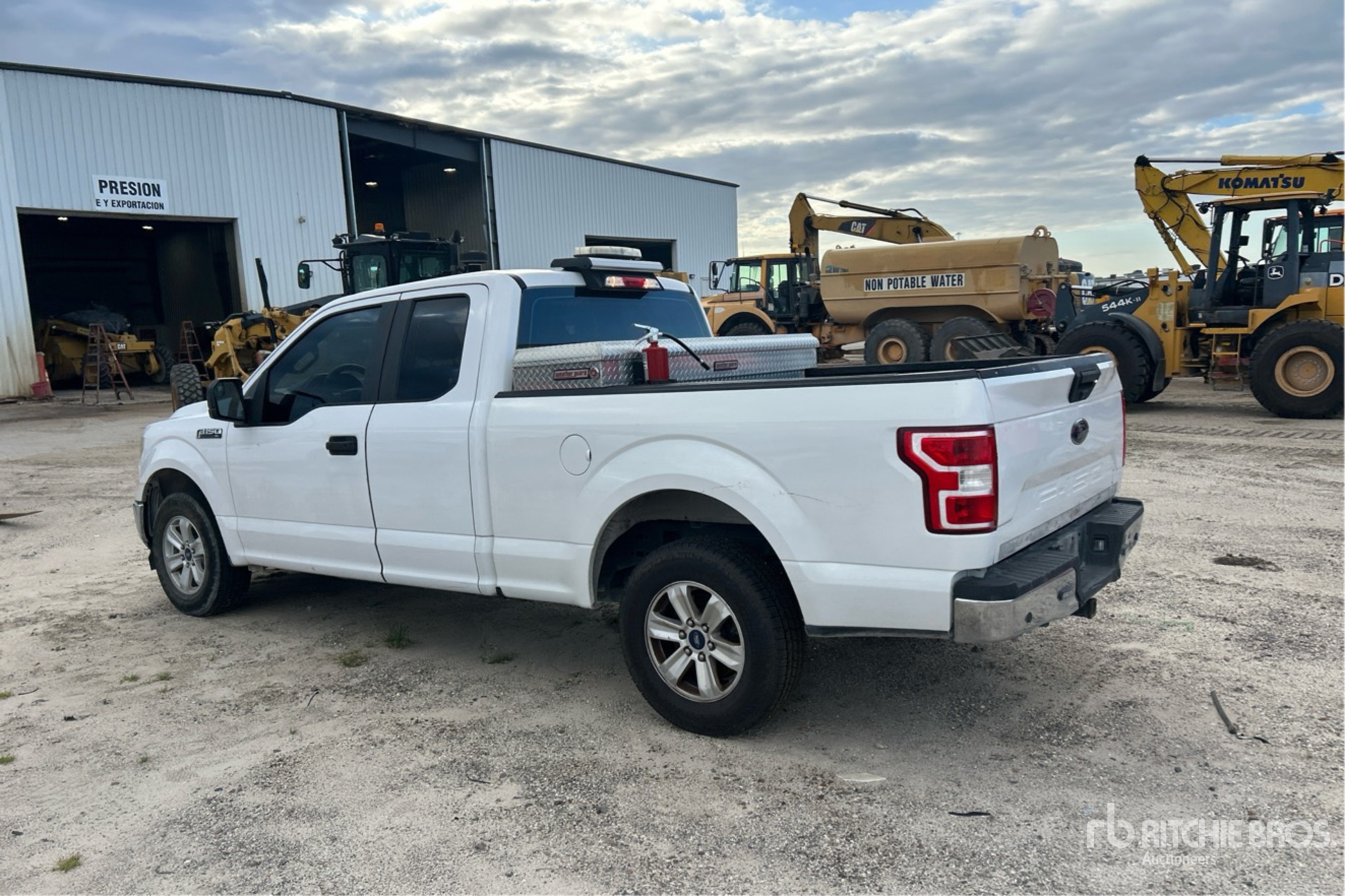 General Appearance with Picture, Left Rear Corner