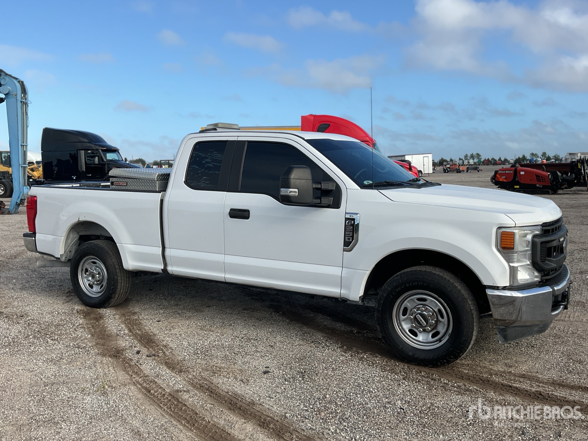 General Appearance with Picture, Right Front Corner