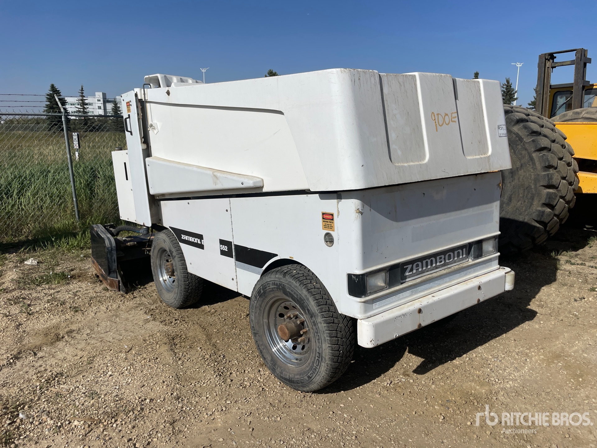 General Appearance with Picture, Right Front Corner