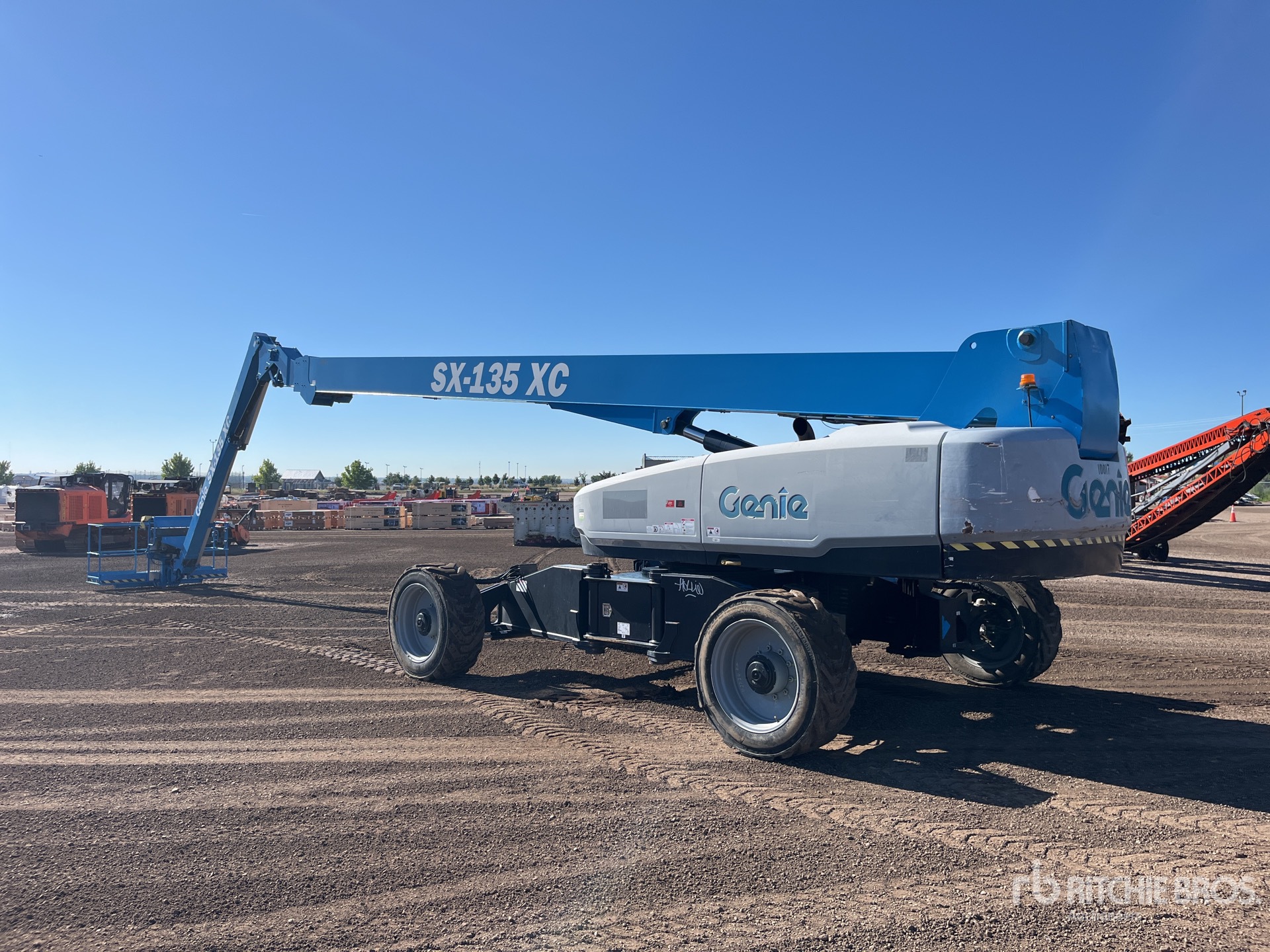 ELEVADOR TELESCóPICO 2017 GENIE 4WD SX135XC