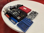 General Appearance with Bild, Ecke vorne links