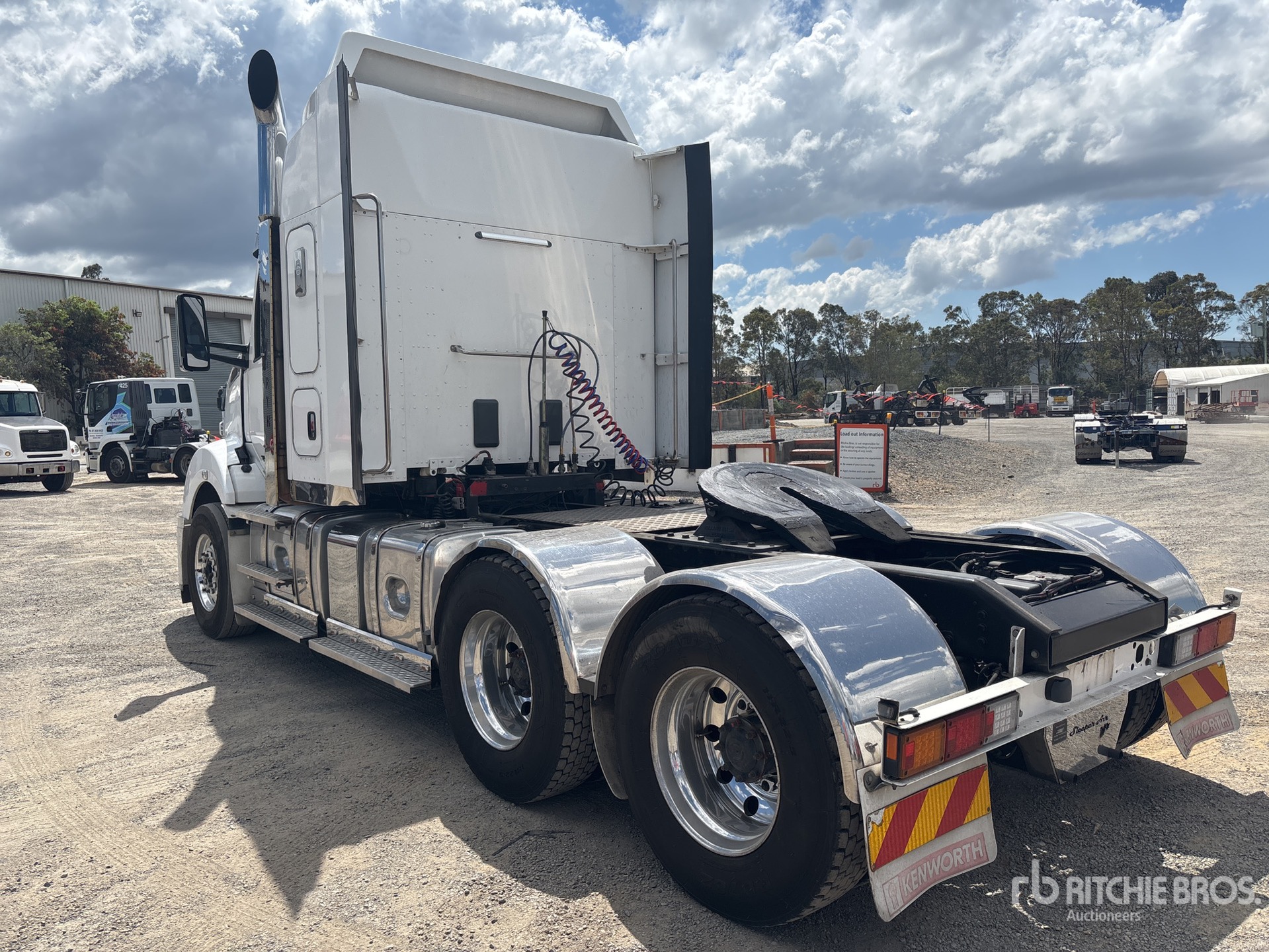 General Appearance with Picture, Right Rear Corner