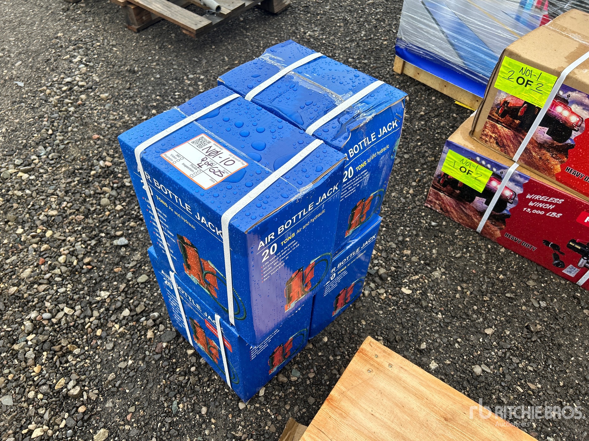 General Appearance with Bild, Ecke vorne links