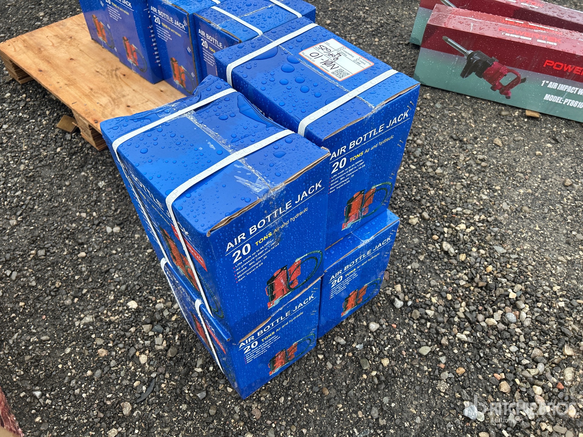 General Appearance with Bild, Ecke vorne rechts