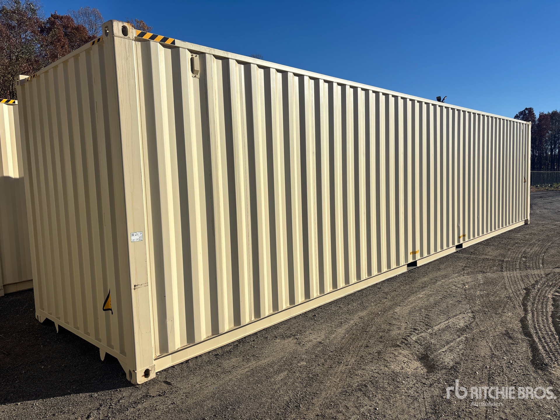 General Appearance with Foto, angolo anteriore sinistro