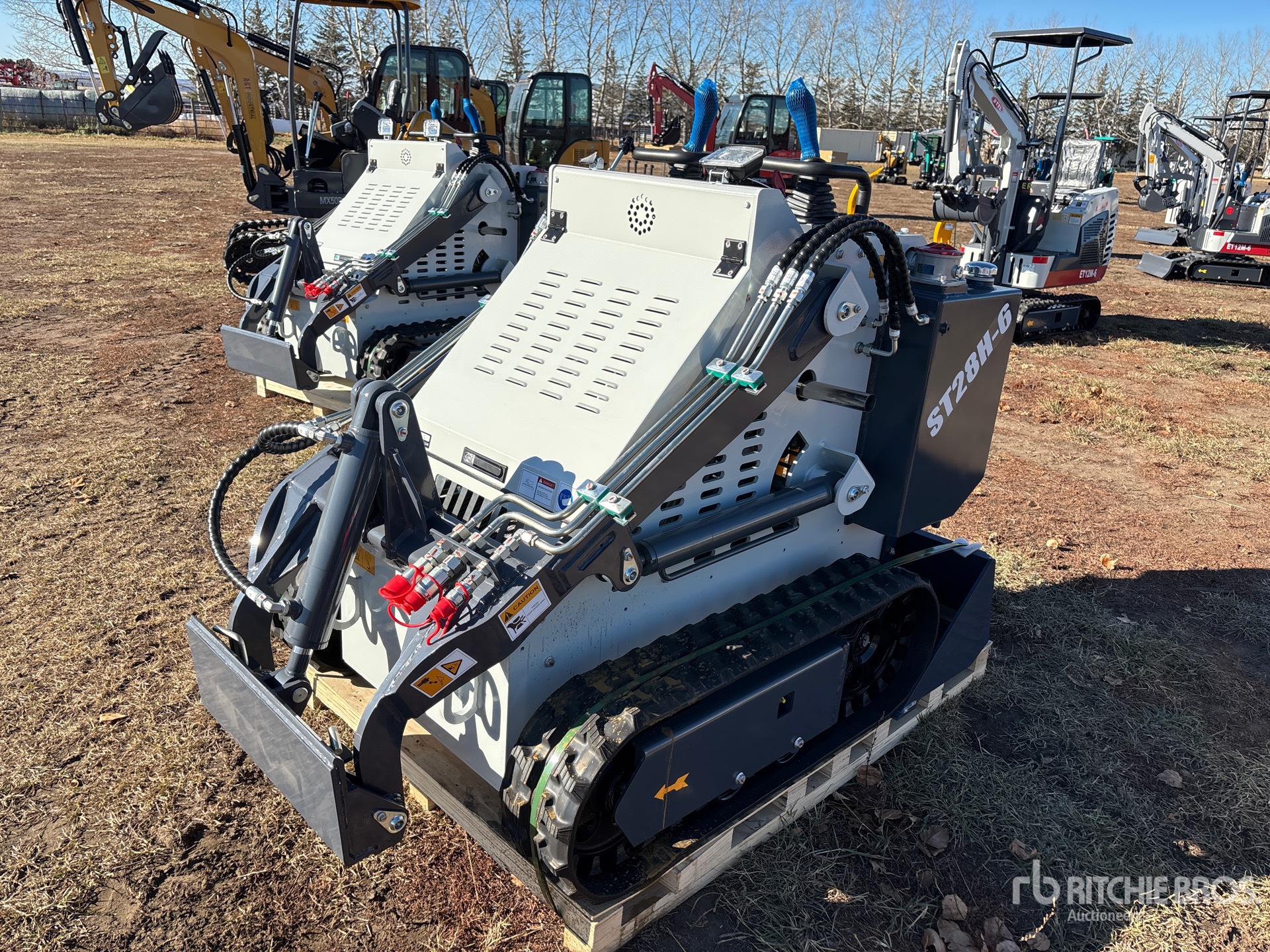 MINI CARGADOR SOBRE ORUGAS 2025 COMPAC ST28H6