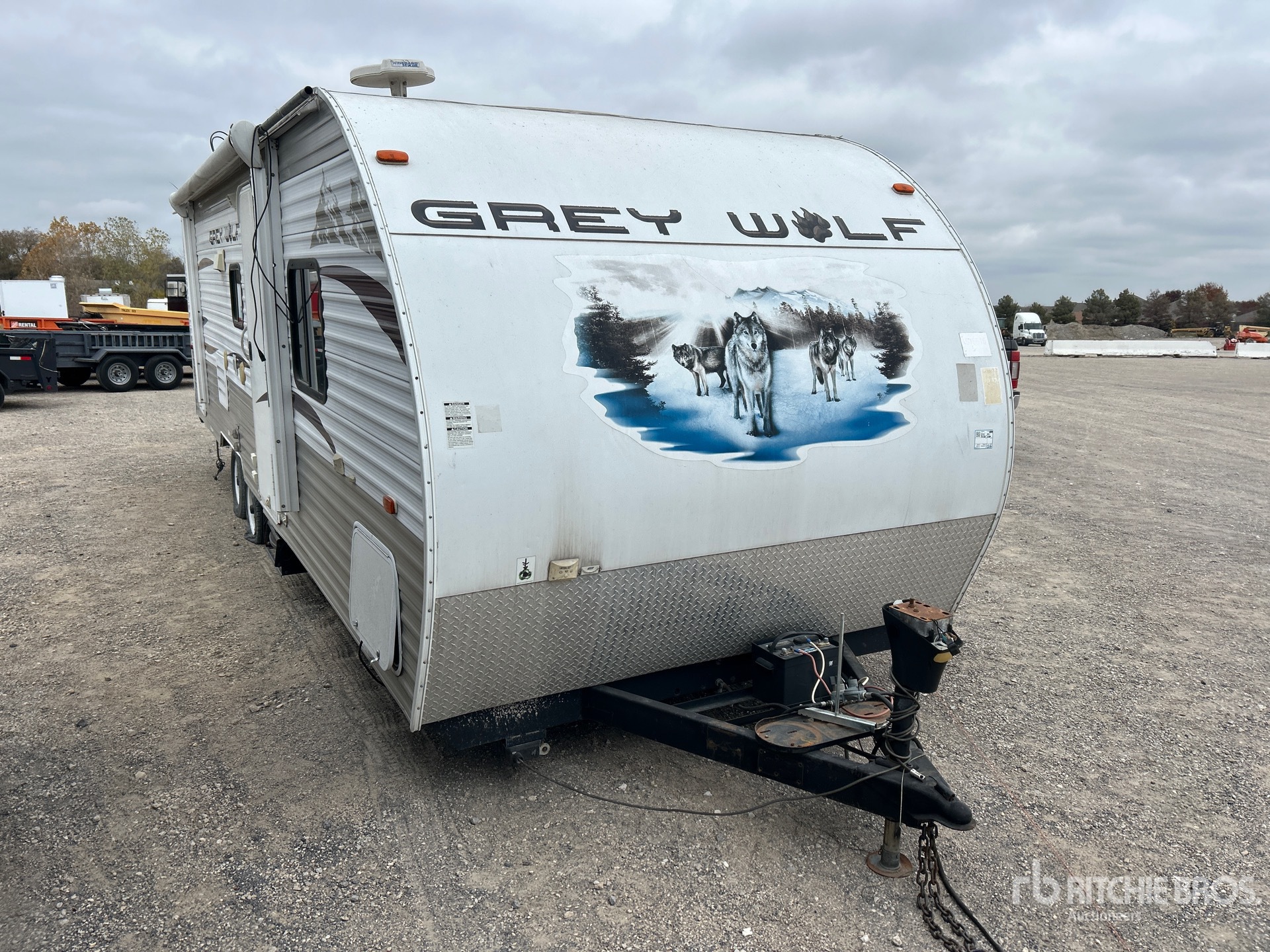 General Appearance with Picture, Right Front Corner