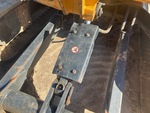 Hydraulics with Blade Lift Cylinder