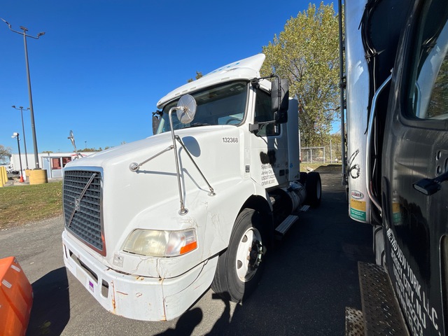 2014 Volvo VNM 4x2 S/A Day Cab Truck Tractor (Inoperable)