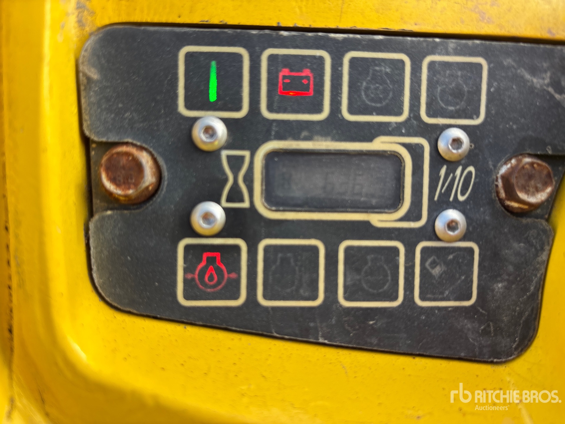 General Appearance with Hour Meter / Odometer