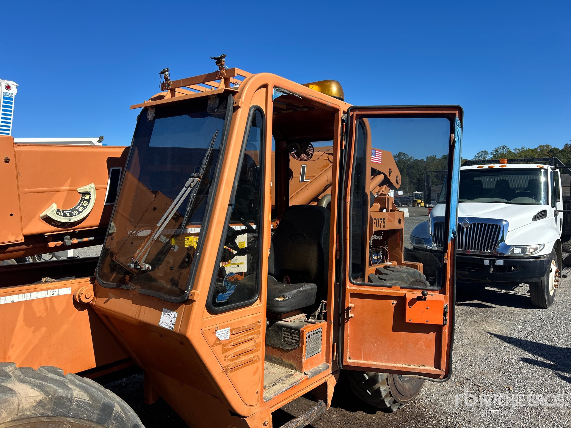 1996 Lull 844C-42 Telehandler | Ritchie Bros. Auctioneers