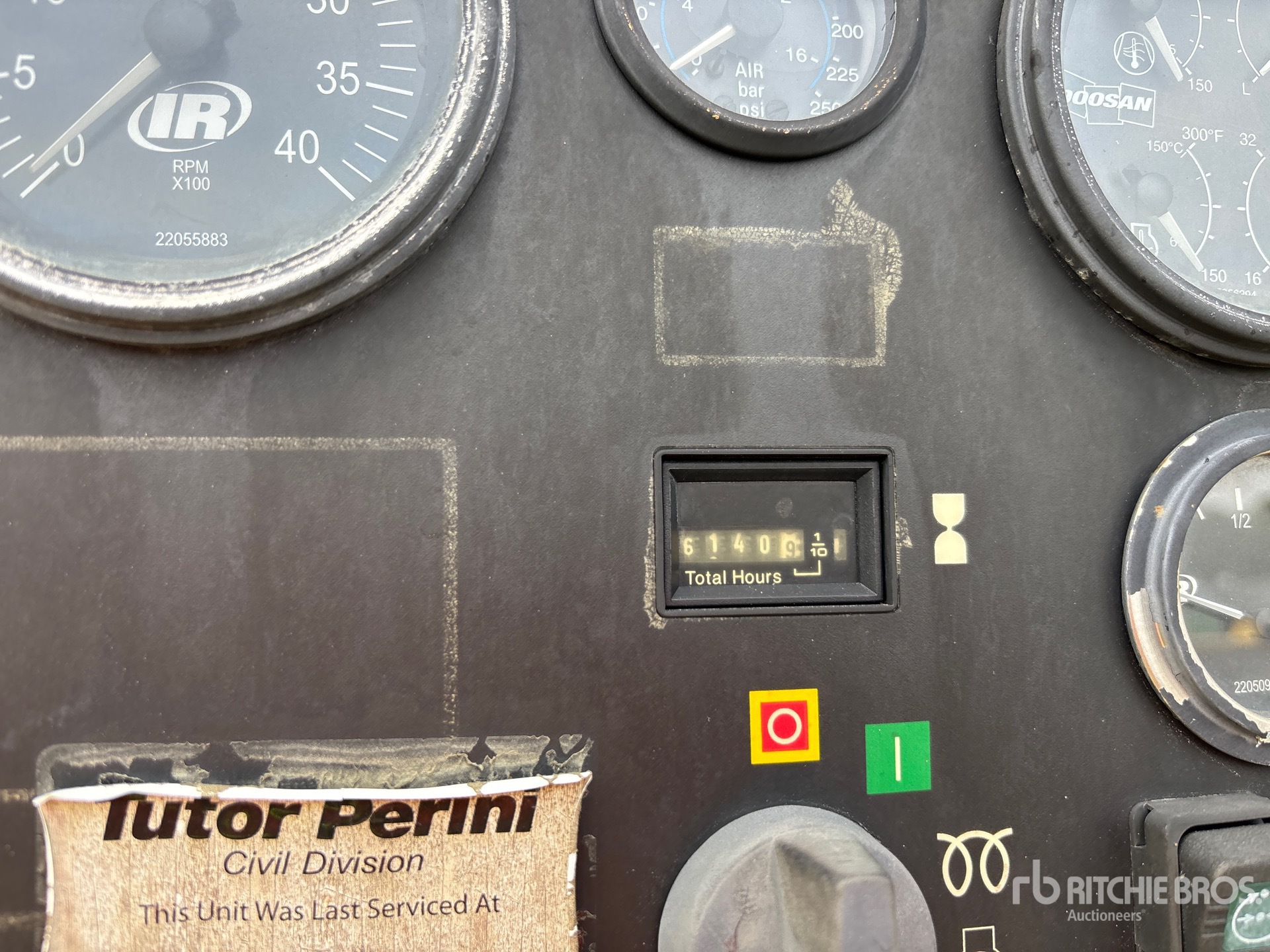 General Appearance with Hour Meter / Odometer