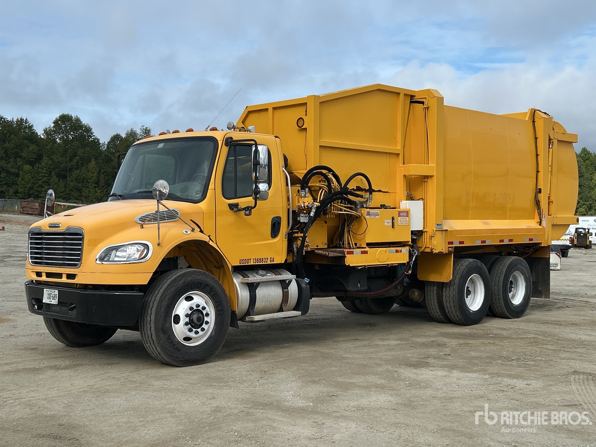 CAMIóN DE BASURA 2015 FREIGHTLINER S-G PRODUCTS