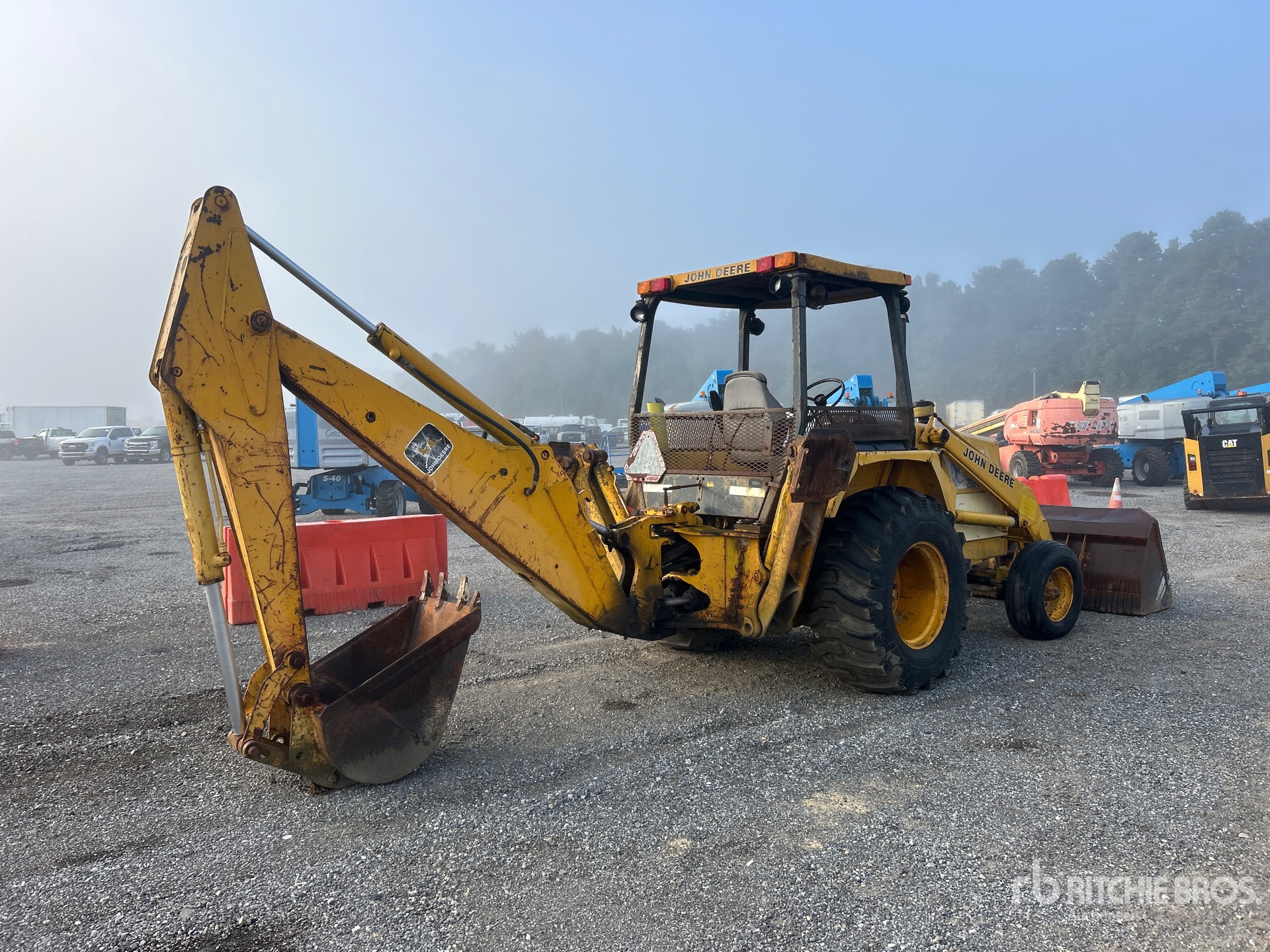 1984 John Deere 410B 4x2 Backhoe Loader | Ritchie Bros. Auctioneers