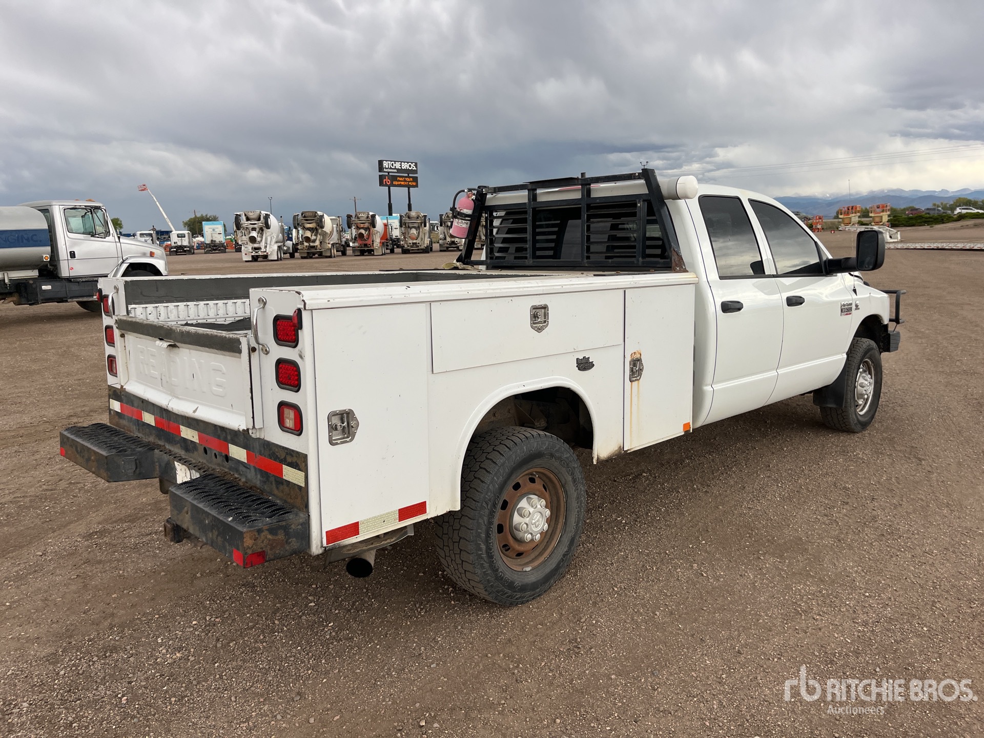 General Appearance with Picture, Right Rear Corner