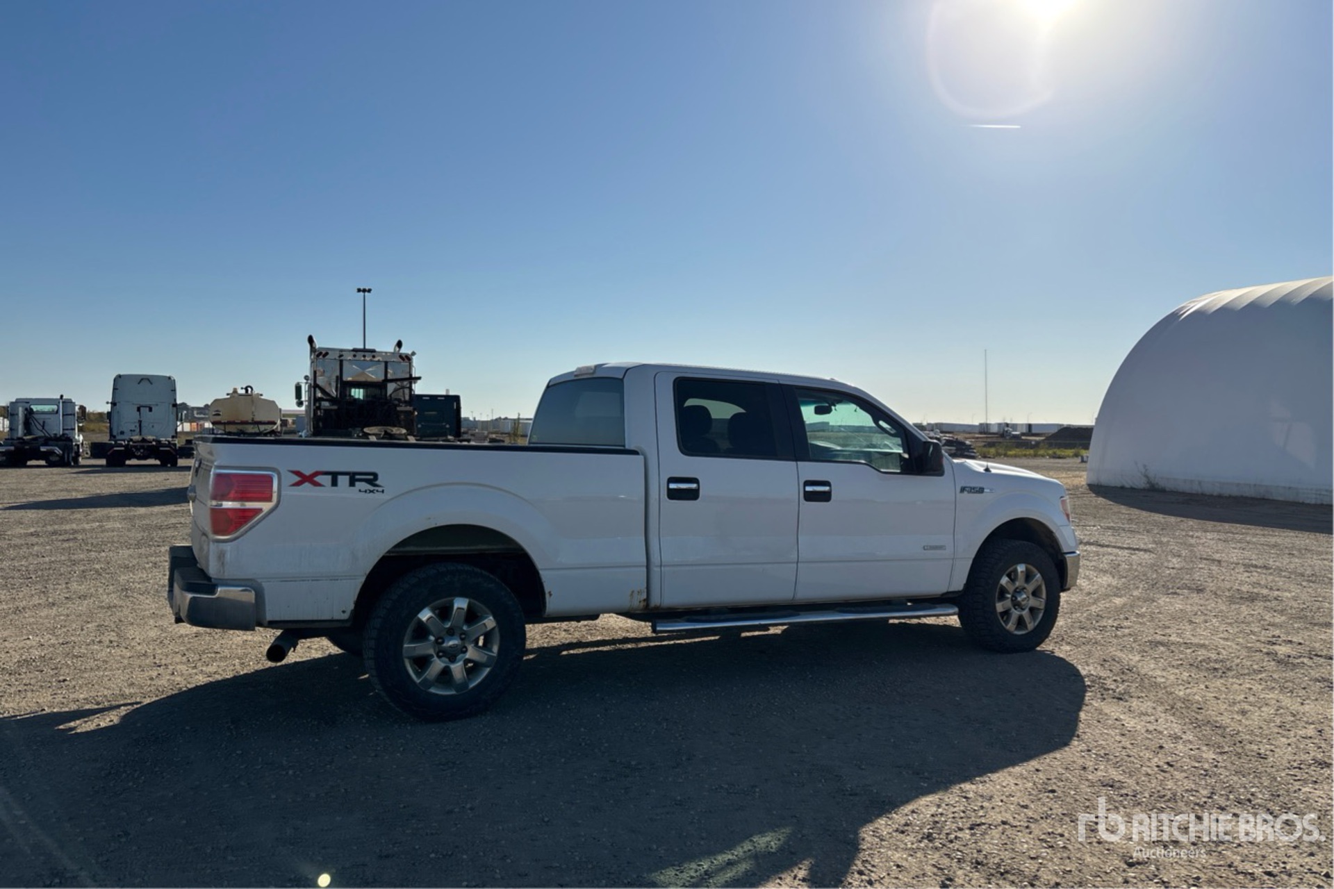 General Appearance with Picture, Right Rear Corner