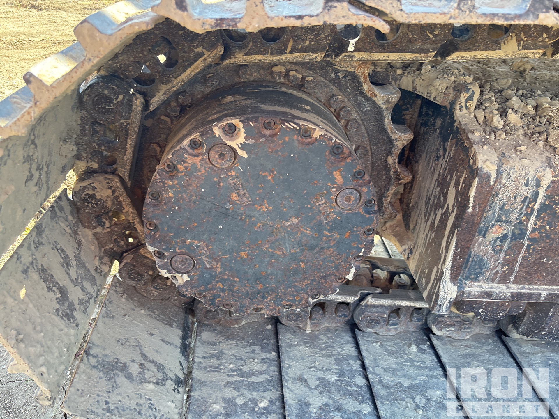 Drivetrain with Right Final Drive