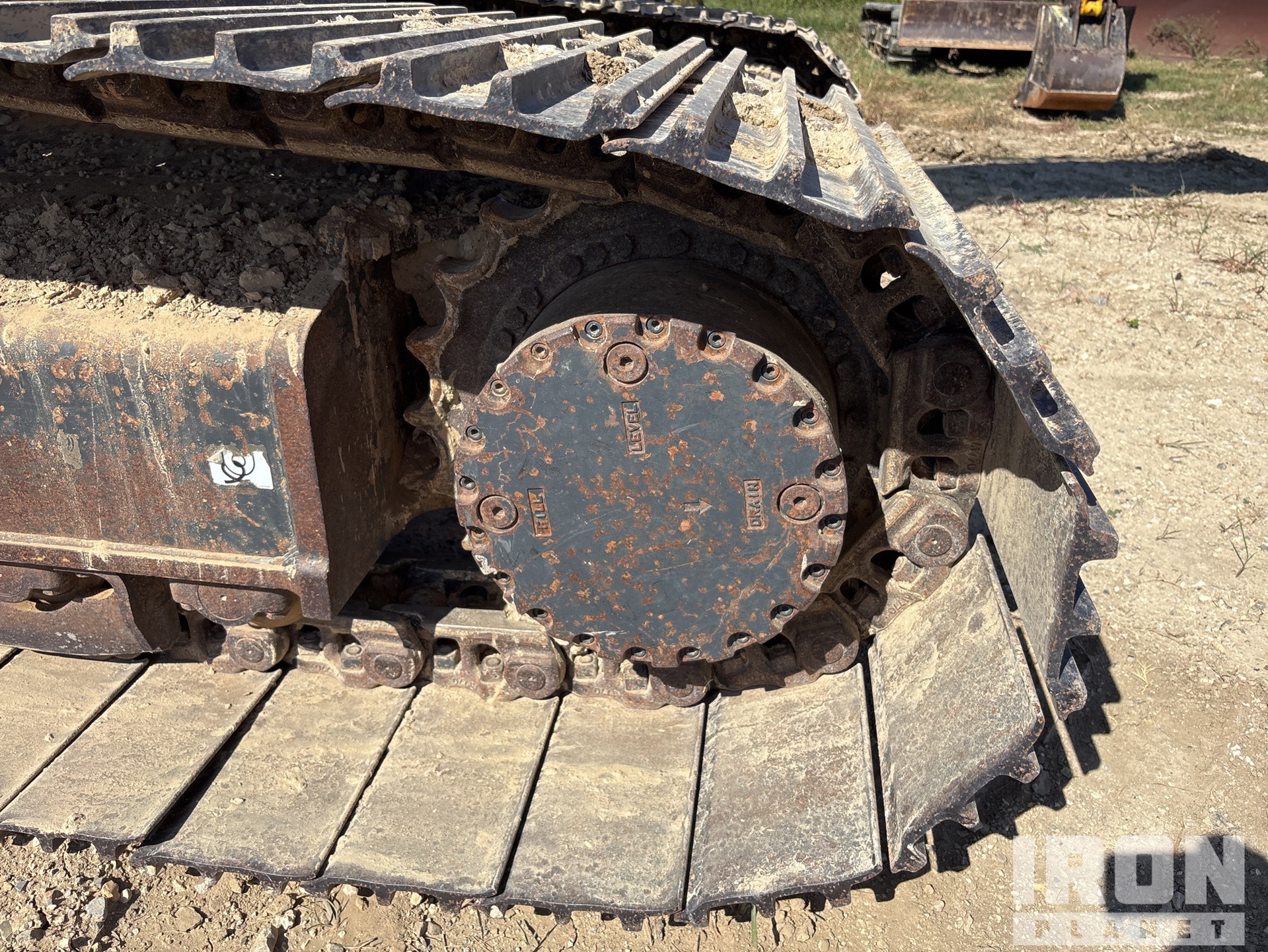 Drivetrain with Left Final Drive