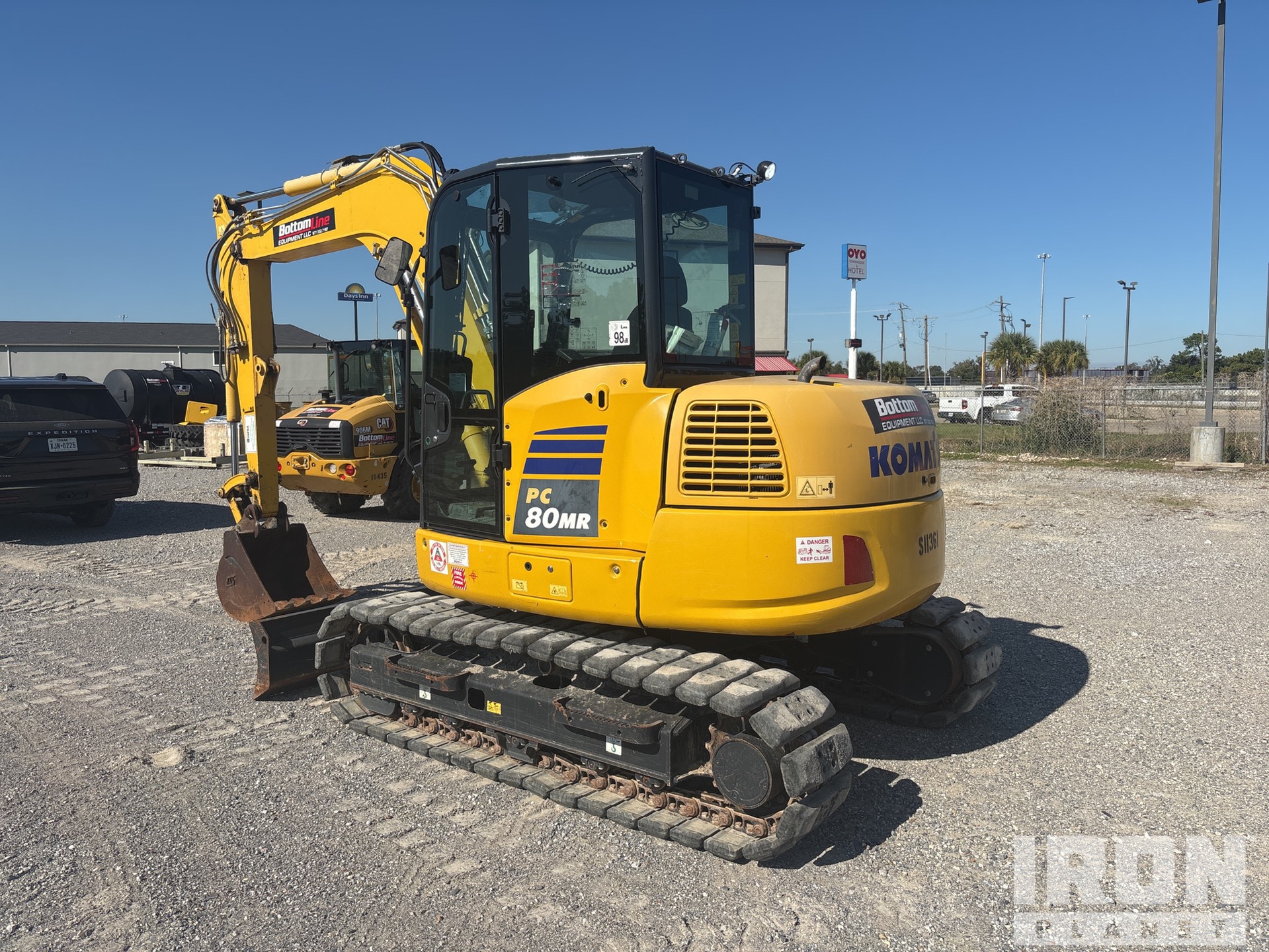 General Appearance with Bild, Ecke hinten links