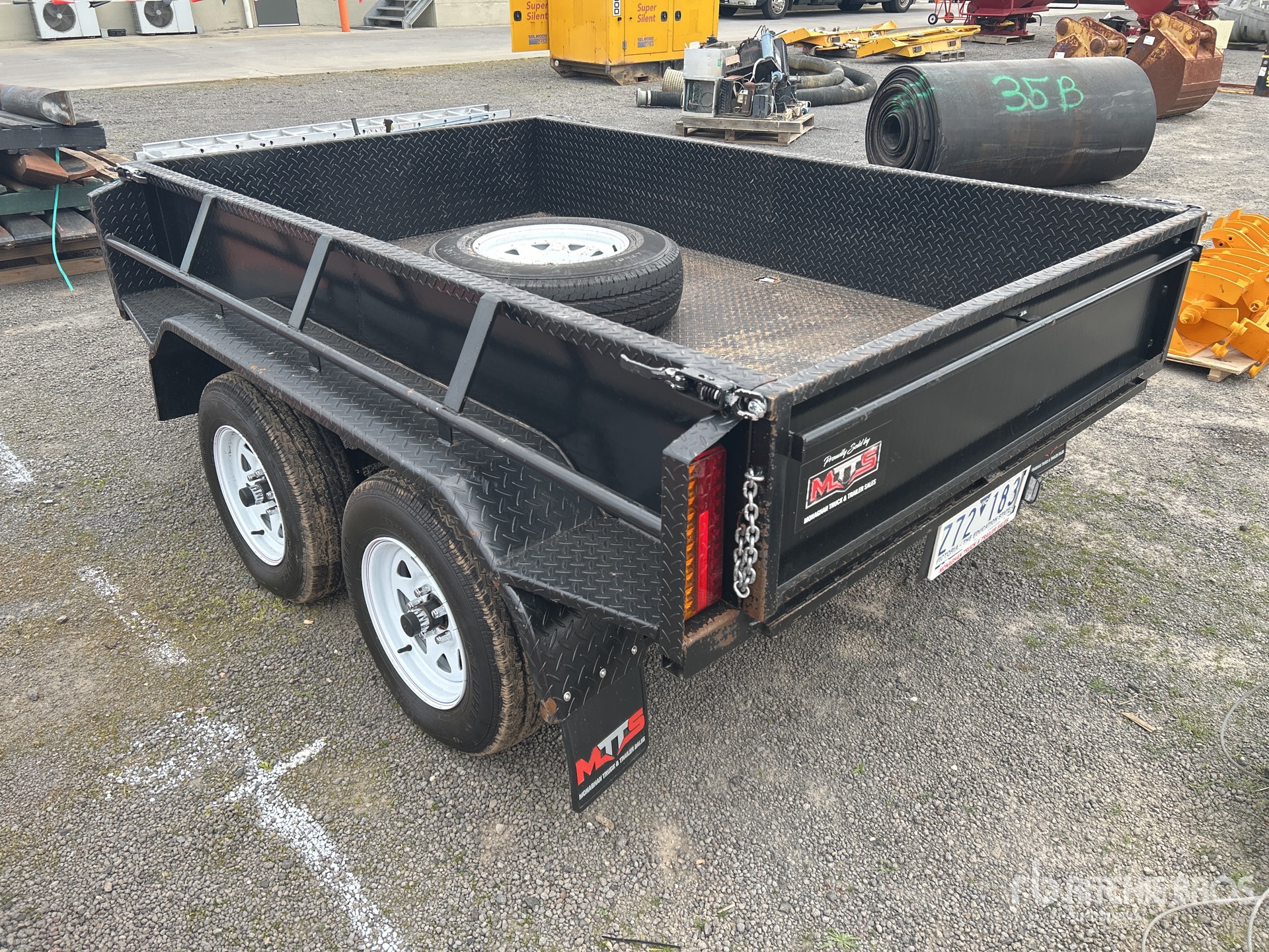 General Appearance with Picture, Right Rear Corner