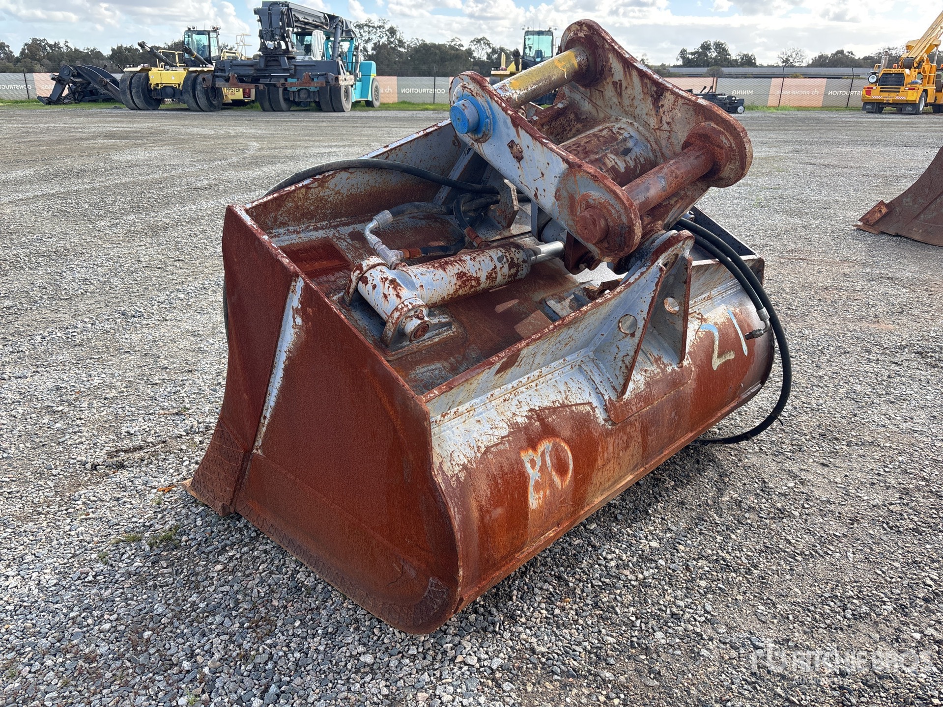 General Appearance with Picture, Left Rear Corner