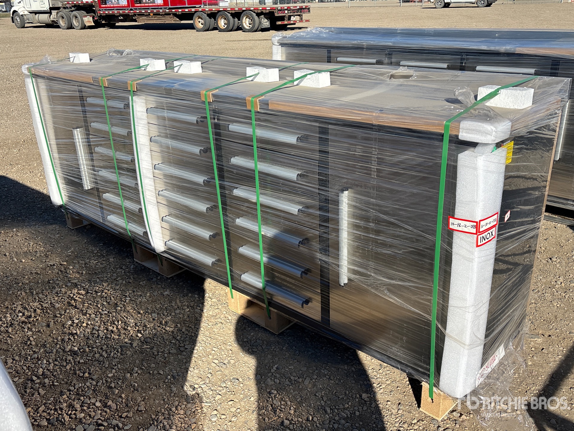 General Appearance with Picture, Left Front Corner