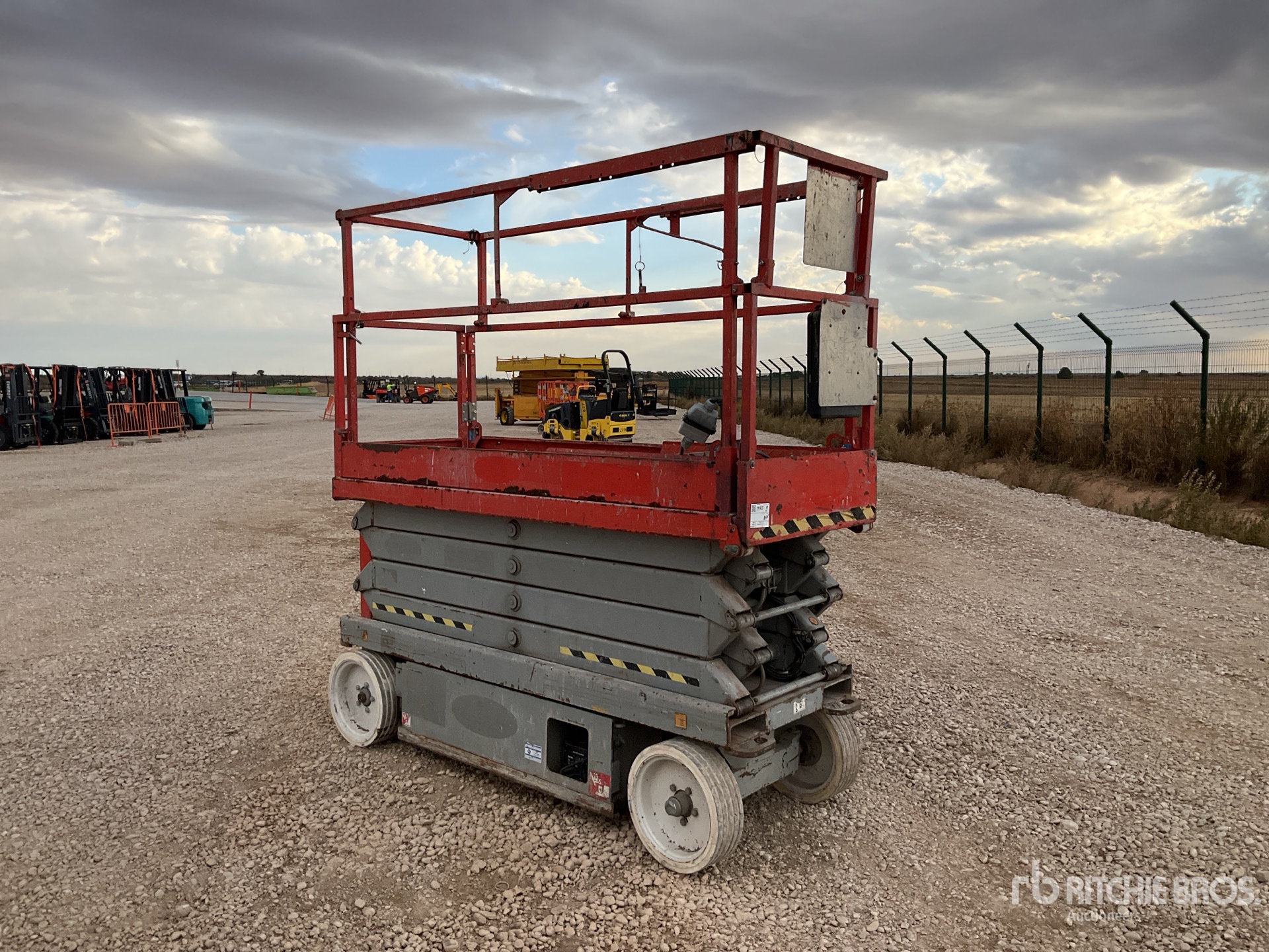 General Appearance with Foto, angolo posteriore sinistro