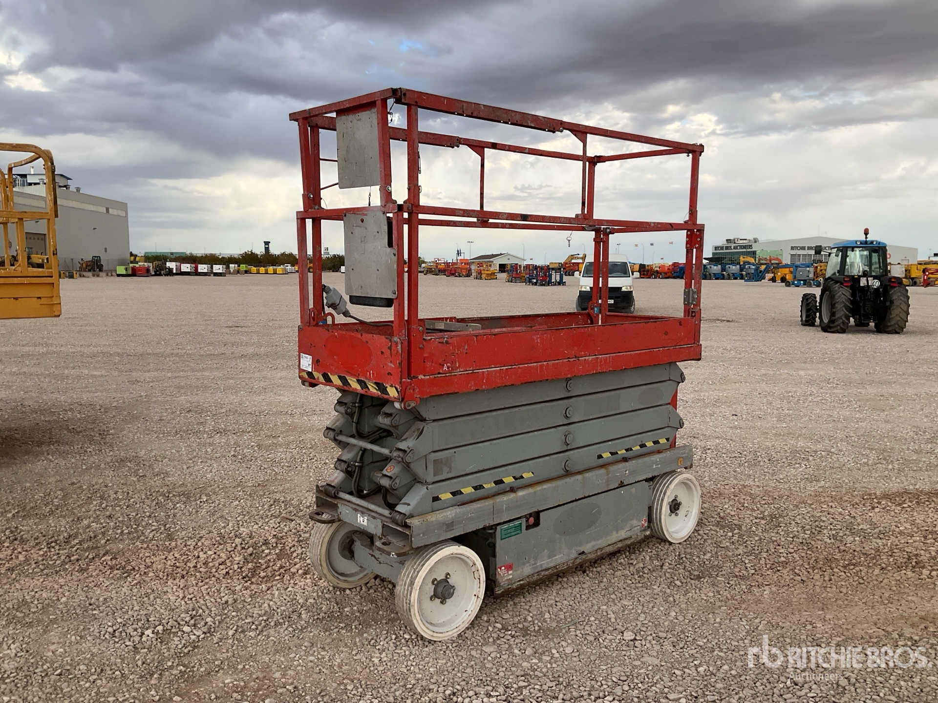 General Appearance with Foto, angolo anteriore sinistro