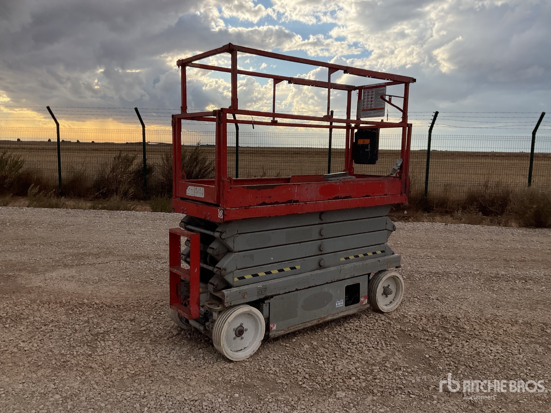 General Appearance with Foto, angolo anteriore sinistro