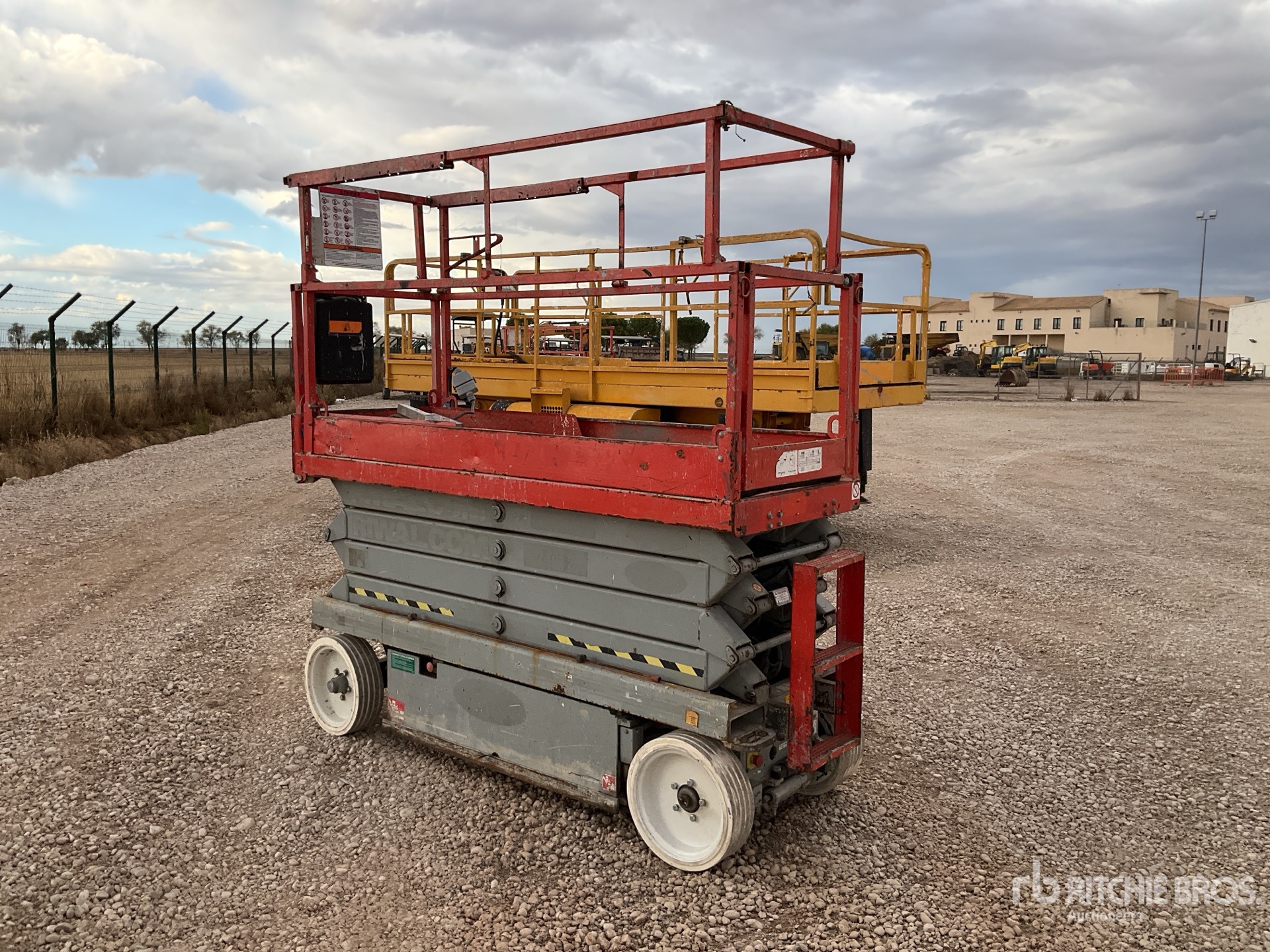 General Appearance with Foto, angolo anteriore destro