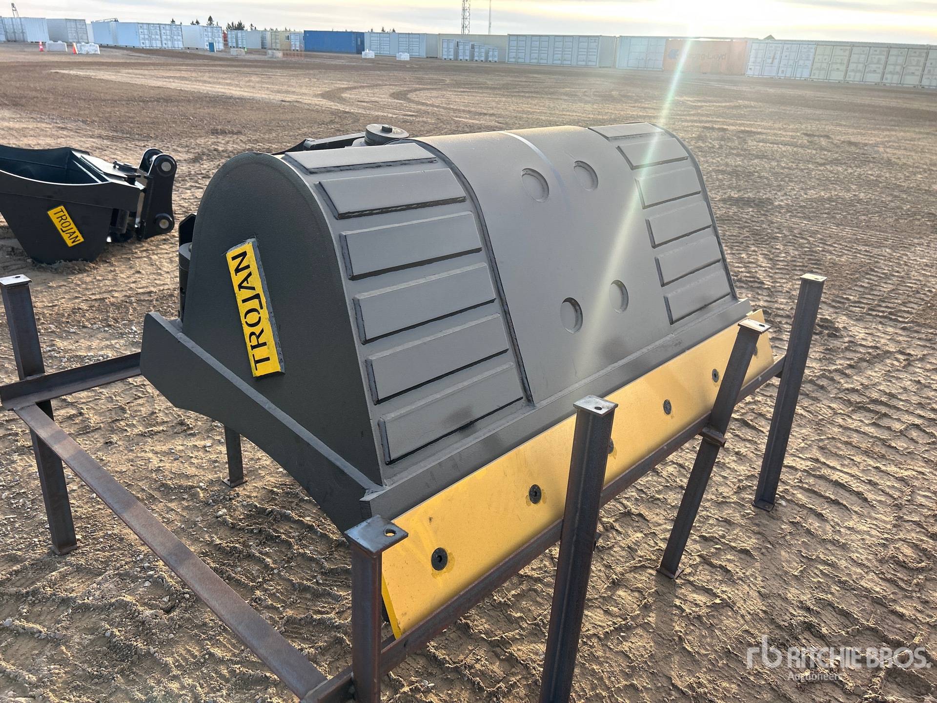 General Appearance with Picture, Right Front Corner