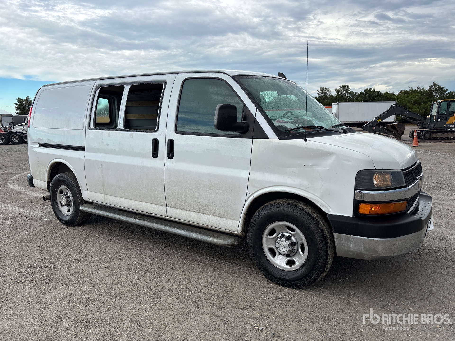 General Appearance with Picture, Right Front Corner