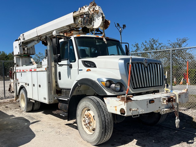 Altec DL42 EX 30000 lb Straight Boom on 2009 International 7400 4x4 Boom Truck (Inoperable)