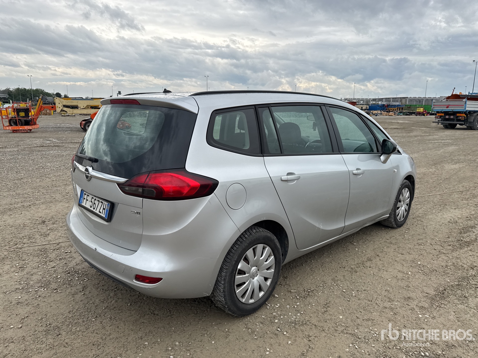 General Appearance with Picture, Right Rear Corner