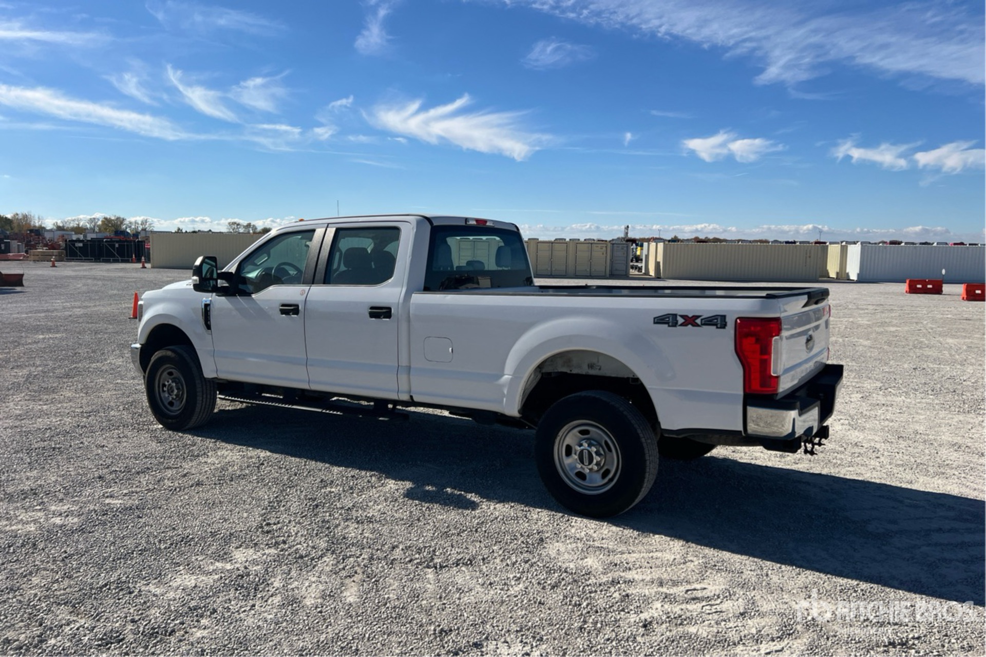 Aspect général with Image, coin arrière gauche