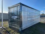 General Appearance with Bild, Ecke vorne links