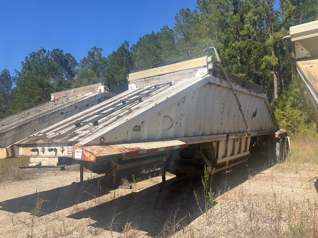 2009 CTS BDT-40 T/A Belly Dump Trailer 2009 CTS BDT-40 T/A Belly Dump Trailer