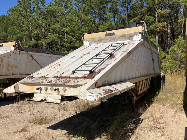 2010 CTS BDT-40 T/A Belly Dump Trailer 2010 CTS BDT-40 T/A Belly Dump Trailer