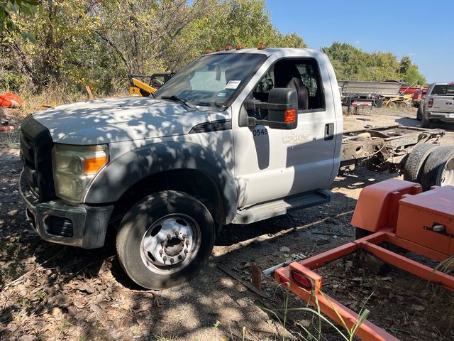 2013 Ford F-550 XL 4x2 Cab and Chassis (Inoperable)