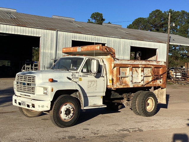 1991 Ford F700 4x2 S/A Dump Truck