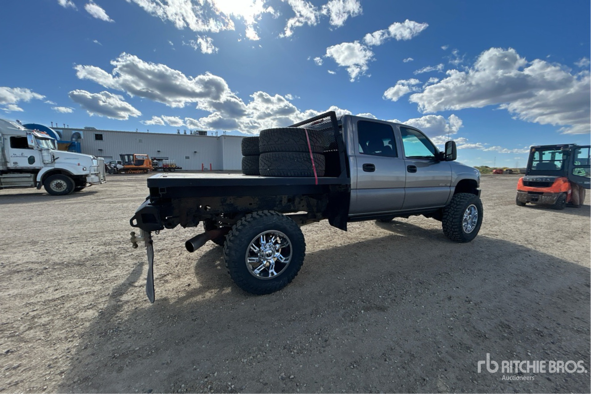 General Appearance with Picture, Right Rear Corner