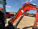 Hydraulics with Auxiliary Hydraulic Plumbing