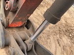 Hydraulics with Thumb Cylinder