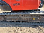 Undercarriage with Right Carrier Rollers