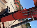 Hydraulics with Thumb Cylinder