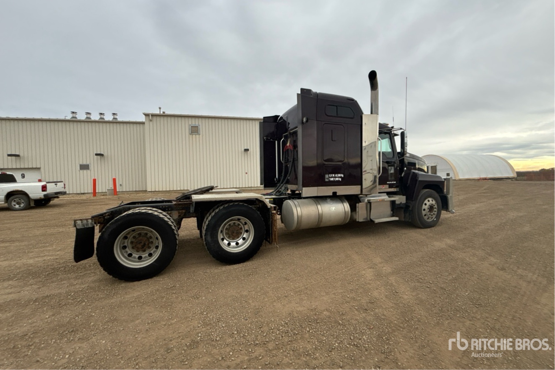 General Appearance with Imagen: esquina trasera derecha