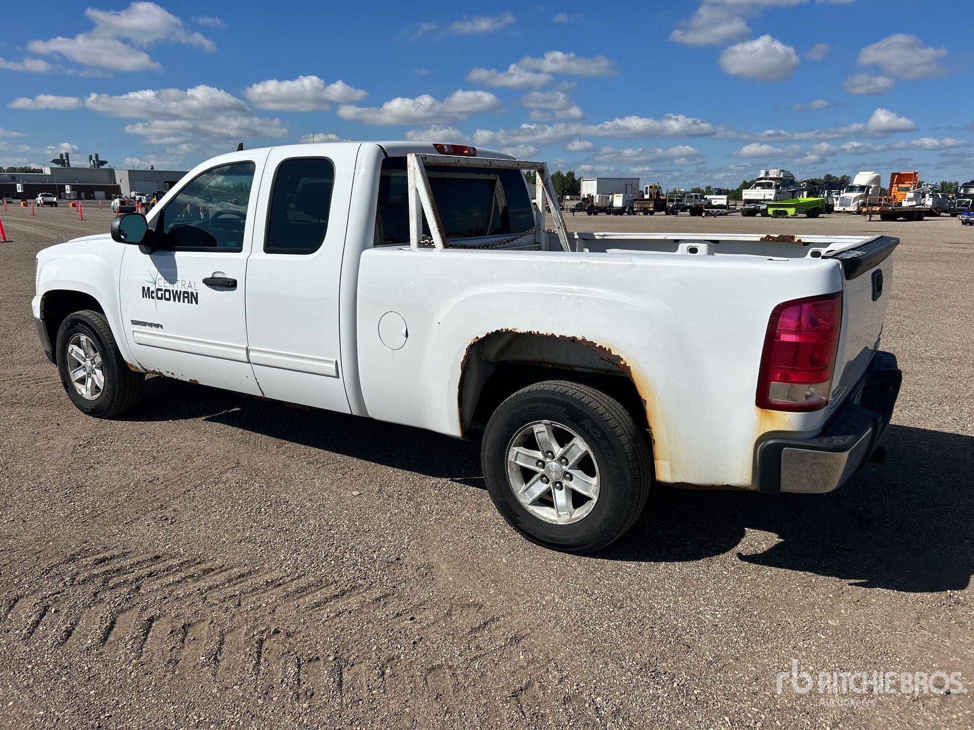 General Appearance with Picture, Left Rear Corner