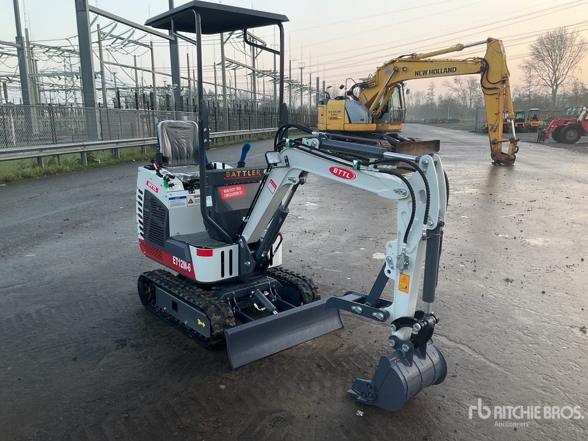 General Appearance with Picture, Right Front Corner