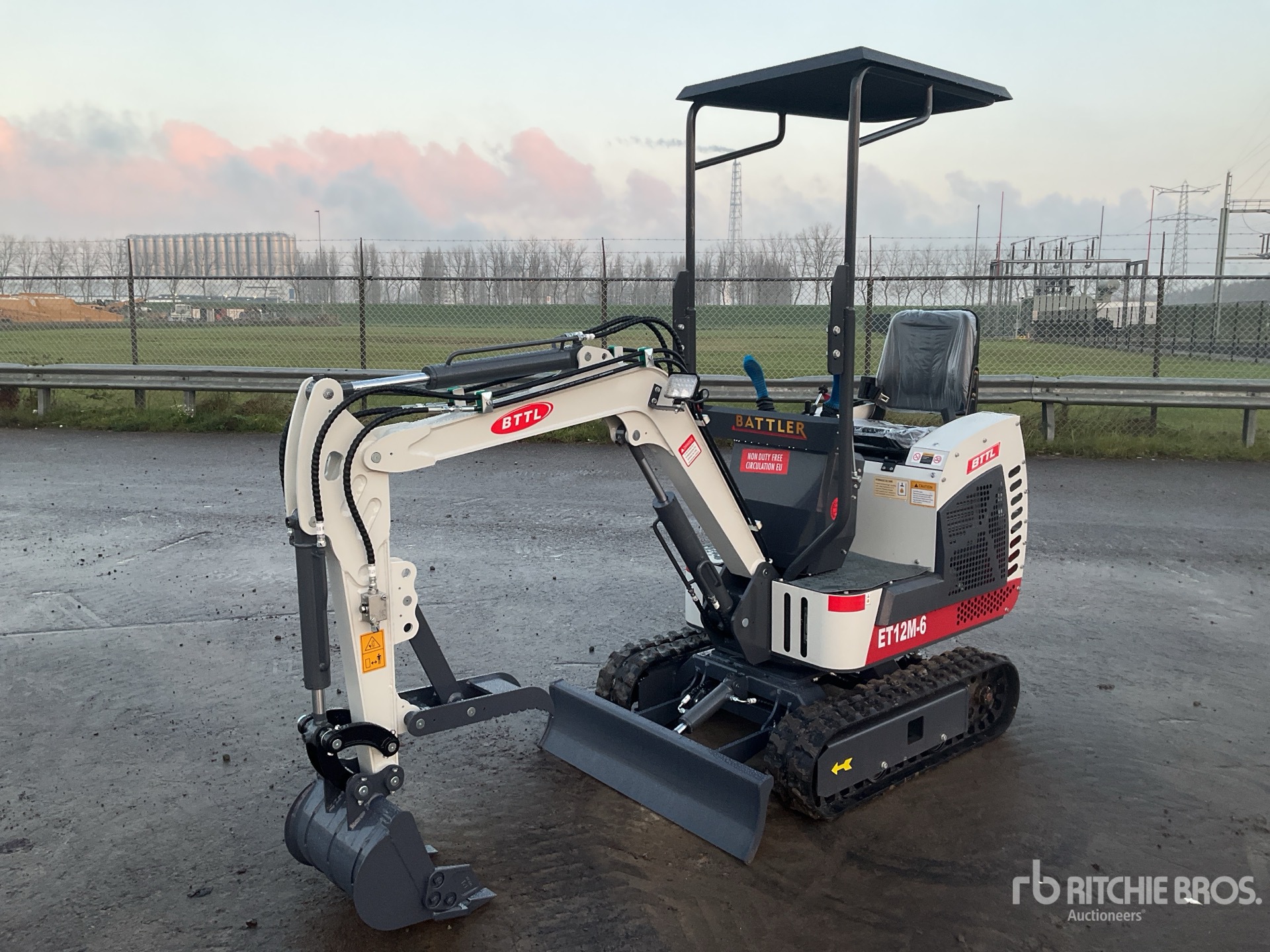 General Appearance with Picture, Left Front Corner