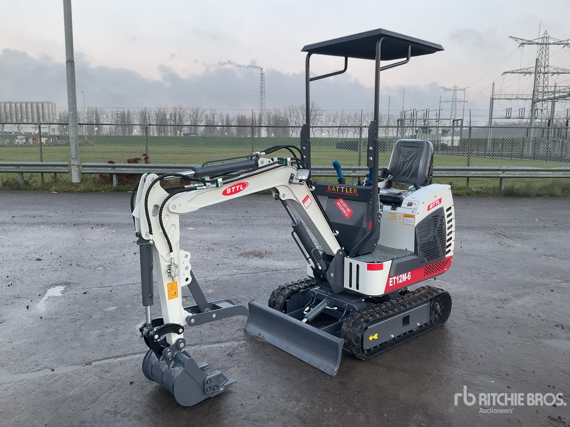 General Appearance with Picture, Left Front Corner